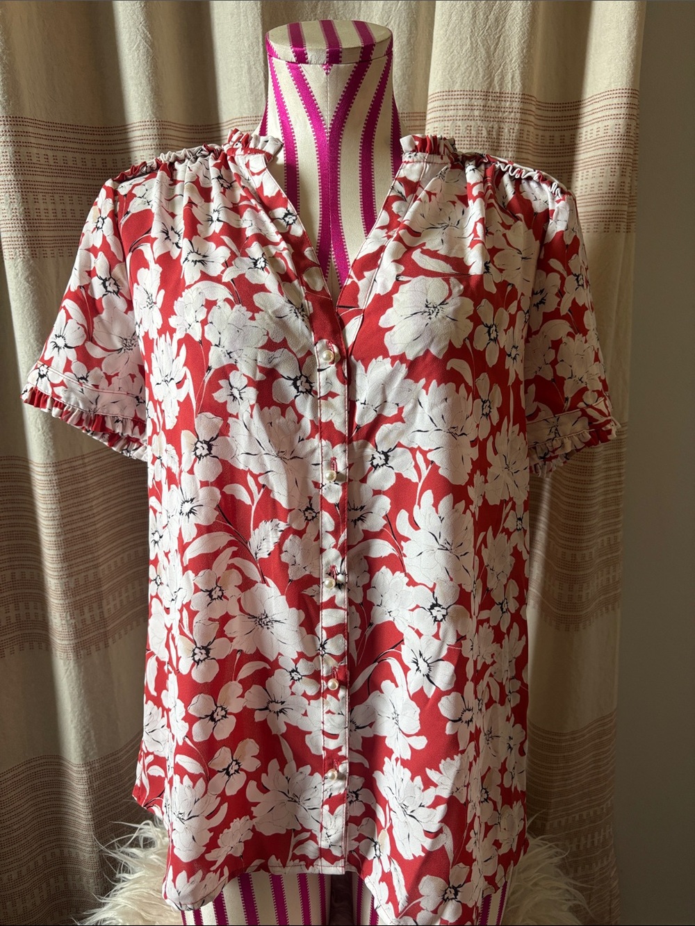 Karl Lagerfeld Coral  Floral Short-Sleeve pearl Button Front Blouse